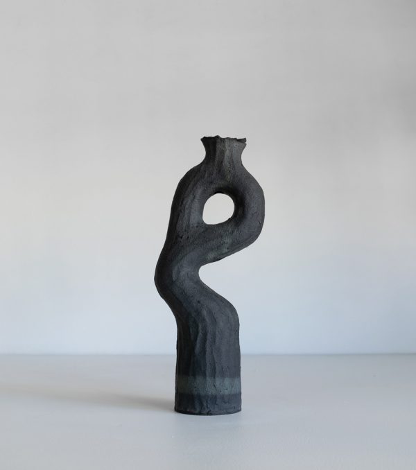 Kerryn Levy - Onishi Vase 20.26 - Ceramic Sculpture