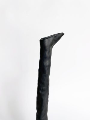 Karlien Van Rooyen, Diesel Urn, stoneware sculpture.